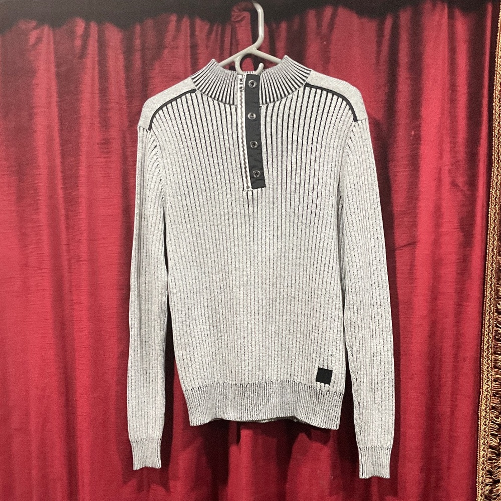 Guess men’s gray/black quarter zip ribbed mock neck sweater - M